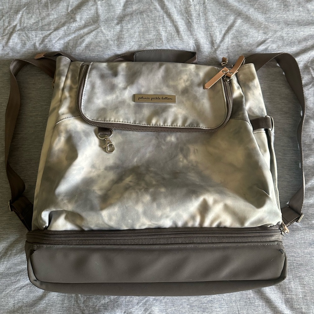 Petunia Pickle Bottom Gray and White Baby Bag